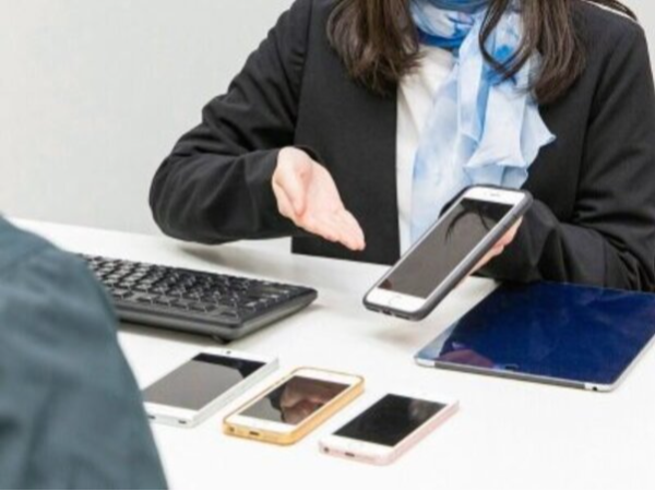 ★未経験歓迎★ スマホ販売のラウンダー業務＠都内【時給1,700円＋交通費支給あり／週5日】（TL14Gf都内AG00430）