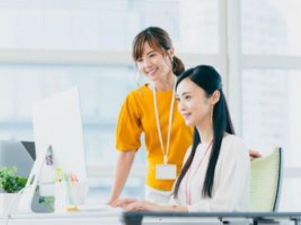 「本社事務」髪型・髪色・ピアス・ネイル自由♪未経験者も経験者もじっくり教えていきます。