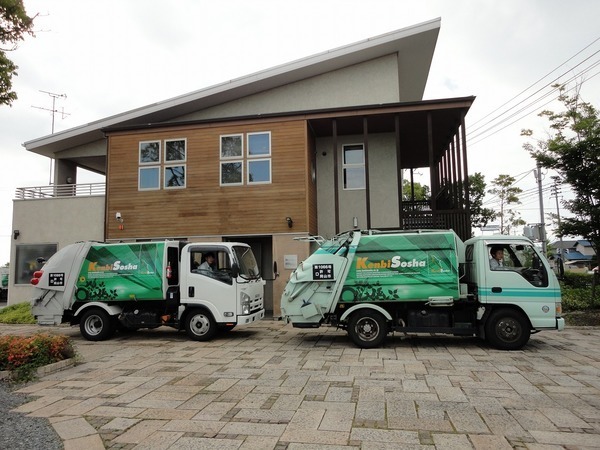 パッカー車です