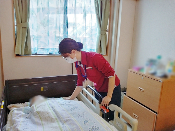 【介護士/正社員】小規模施設(看多機)でのお仕事です ◎オープン4年目の新しい施設 ◎働きやすさが自慢です!