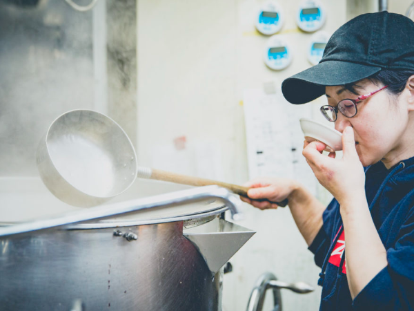 事業内容　《　商品開発　》