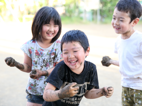 【千曲市大字桜堂にある放課後等デイサービスでの専門職員/正社員】日曜休み&年間休日115日♪充実の教育体制と資格取得サポートで成長できる環境です◎