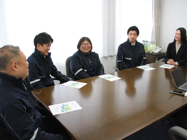 秘書と採用担当の1日。部署を越えた社内連携。