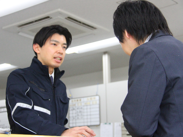 運行管理者の「ある1日」。デスクワークと現場対応のリアル。