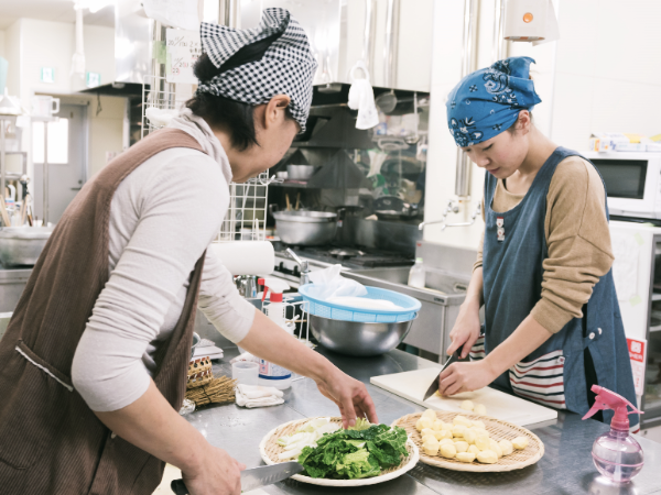 【パート/調理】里海邸◆週2日~OK・時間選べる◆40~60代活躍中◆未経験歓迎・扶養内可