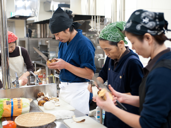 【正社員/リゾートホテル和食調理】1日最大8組分(約20食)の田舎料理を丁寧につくるお仕事