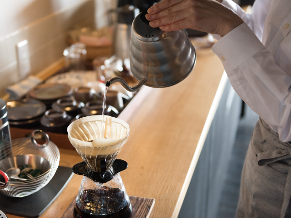 鑑賞のために…丁寧な人と見守る人。