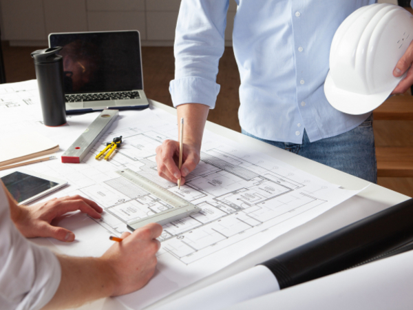 【高収入】経験が活きます/電気設計/化学プラント建設/完全週休2日制/土日祝休み/出張有/交通費全額支給/大阪