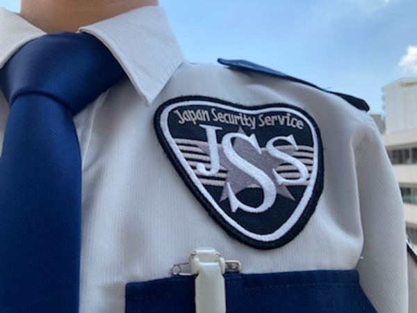 月収40万円以上稼げる夜間パトロール！江東区内の商業施設の防災センターでのお仕事！駅チカ＆固定勤務地だからラクラク通勤／施設内だから雨にも濡れる心配はありません／即面接・即採用・即研修・即勤務OK！9 割以上のスタッフが警備未経験からスタート！