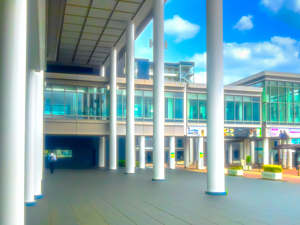 「国際展示場駅」「有明駅」から徒歩5分！暑さも寒さも関係なしの商業施設でのお仕事！固定現場なので迷子になる心配は不要！日勤のみで日給1万4,710円以上稼げます！高収入と働く環境をバランス良く叶えたい方向けのお仕事です！