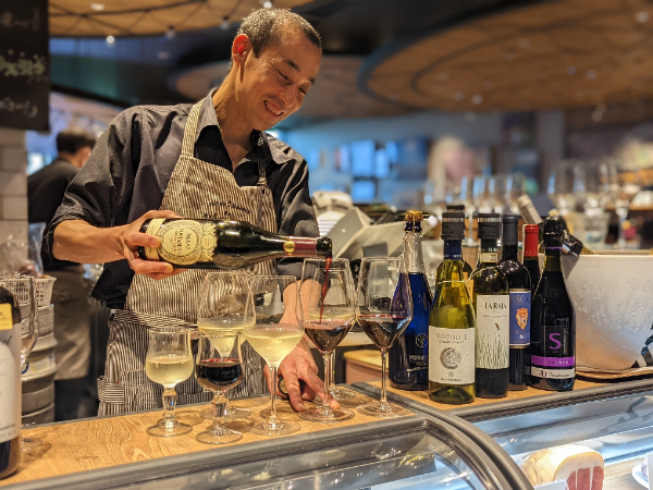 ダイバーシティ東京イタリアンレストランの店長候補 月給32万~★賞与・昇給あり ★まかないあり ★交通費全額支給 ★家族手当あり