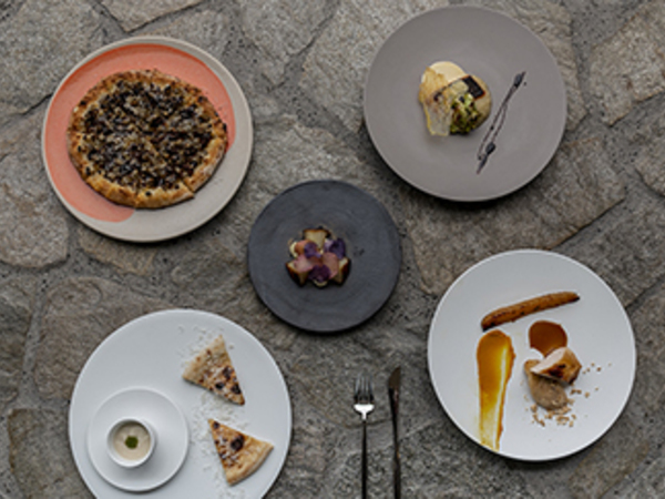 レストランでの料理のイメージ