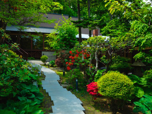 勤務地となるエルムガーデン