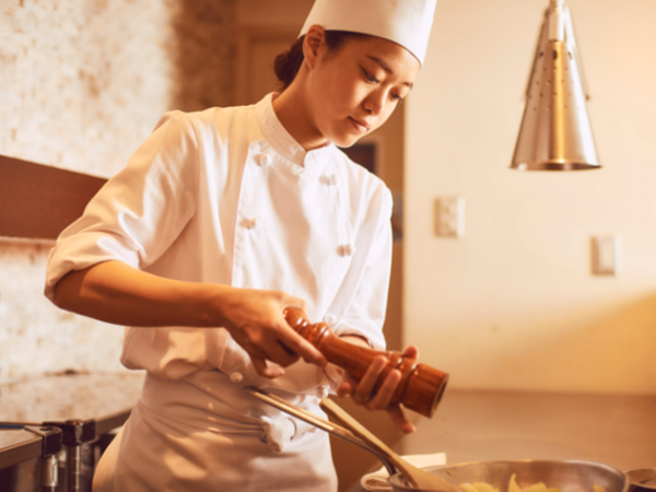 結婚式場・ケーキショップの製菓スタッフ・パティシエ　 完全週休2日制 / 年間休日120日 / ウェディングケーキ / オーダーメイドケーキ / オリジナルケーキ