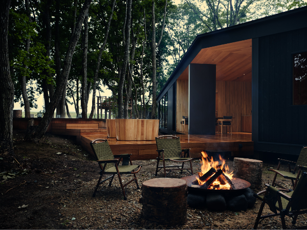 全室に焚火を楽しめるファイアーピット