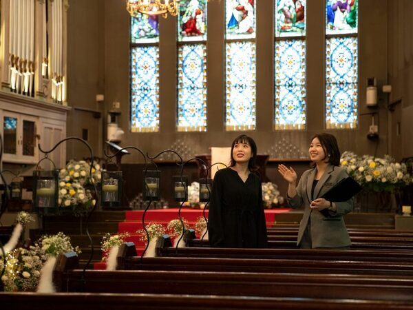 荘厳な雰囲気の教会