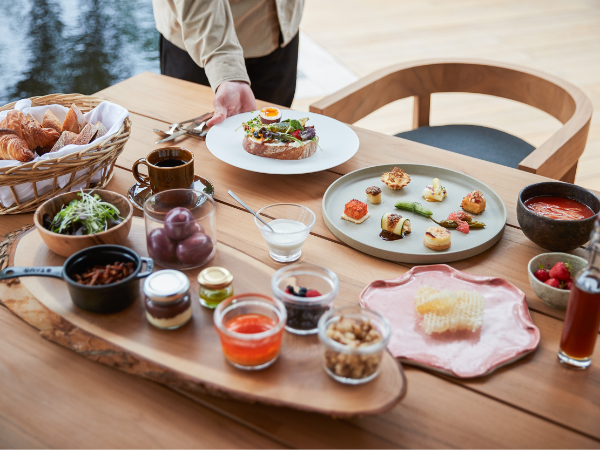 高級ヴィラ/オーベルジュの副料理長候補 Discover Japan9月号の表紙で紹介された注目の新施設 /地産地消にこだわった料理 / 薪火ダイニング / 北広島市に新規開業 / 外国人観光客がターゲット / 1日4組までの高級宿泊施設