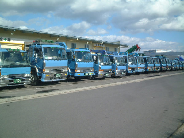 様々なトラック車種を保有