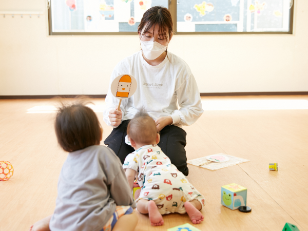 フラットで意見を言いやすい環境です。
休憩時間もキッチリ1時間取れますよ！