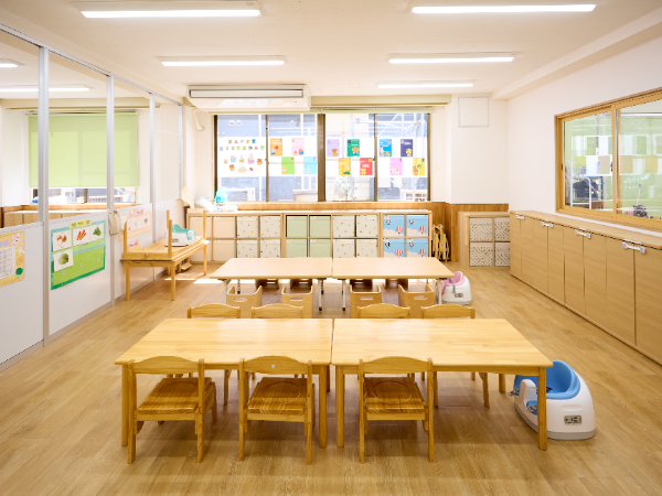 フラットで意見を言いやすい環境です。
休憩時間もキッチリ1時間取れますよ!