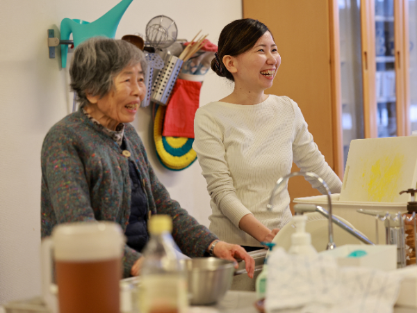 【正社員/介護スタッフ】★資格＆経験＆年齢＆学歴不問　★福祉に興味がある方歓迎　★年間休日108日　★残業なし　★イベント豊富　★研修制度充実　★手当充実