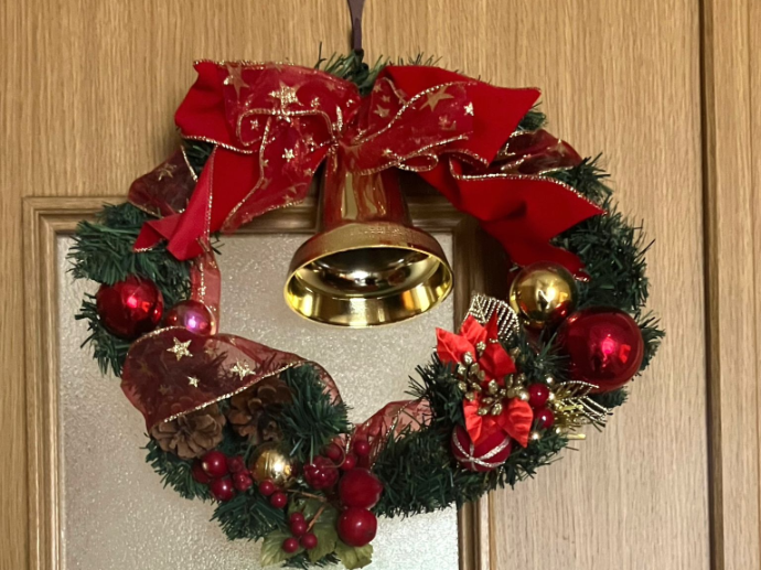 【グループホームナチュラル】季節の彩り～温もりを楽しむクリスマス飾り～