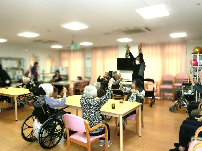 【ナチュラル東大阪】冬の健康増進体操！