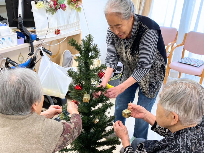 【ナチュラル高槻安満】クリスマスツリー飾り付け⭐