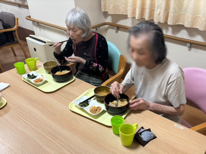 【ナチュラル東大阪】みんなで囲む食卓の時間🍚