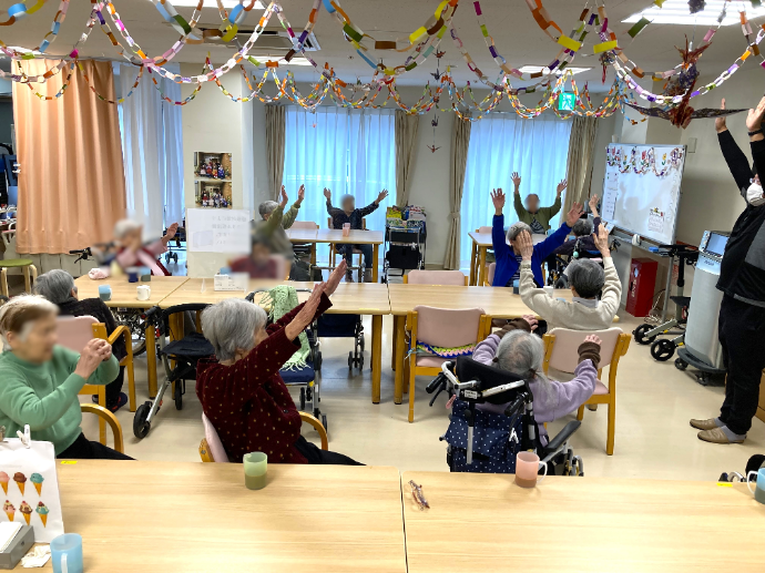 【ナチュラル高槻安満】元気に体操💪🏻