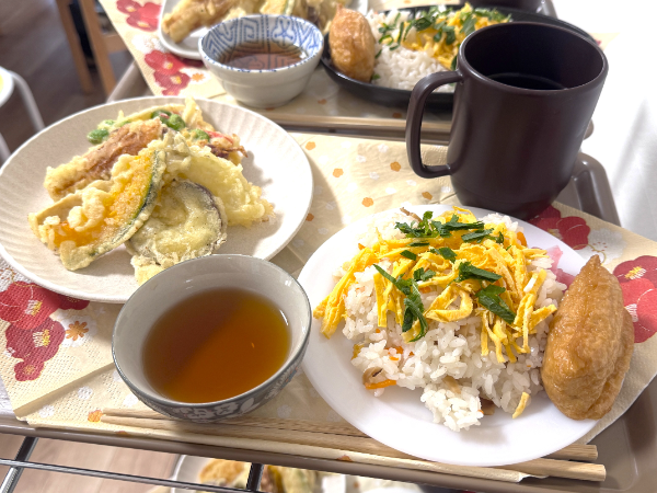 定期実施の食事レクリエーション