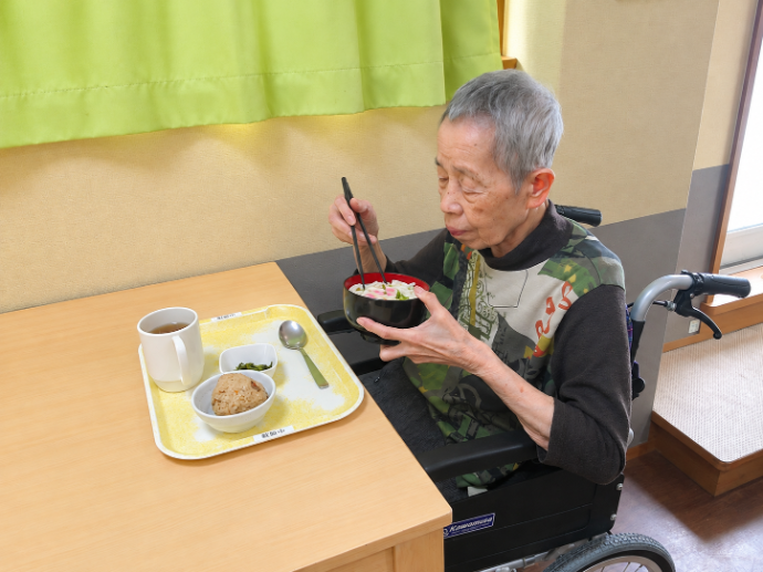 【ナチュラル林寺】あったかうどんでほっとひと息
