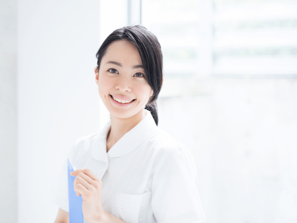 ≪摂津市/初任者研修修了/正社員≫賞与約3ヶ月分♪年間休日120日以上♪早出・遅出・休日手当あり♪病院で看護助手のお仕事です☆