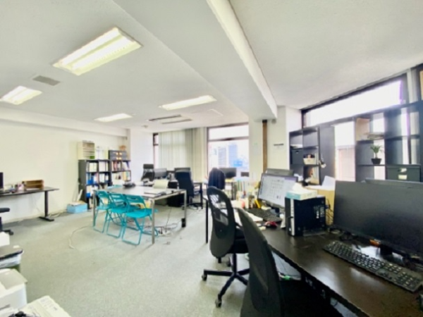 最寄り駅から徒歩5分圏内！
アクセス抜群の立地です。