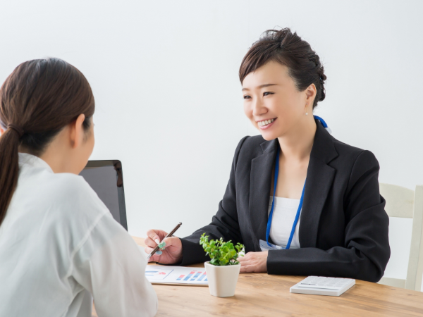 翻訳スタッフ/未経験OK!/語学スキルが活かせます!