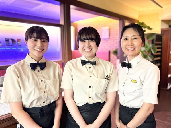 秋谷本店レストラン ホールスタッフ
お客様にオンリーワンの体験を。