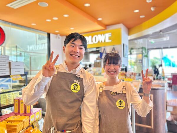 ◎時給1250円◎パートアルバイト募集！アルバイト初めての高校生も歓迎です。♬【葉山マリーナ店のホールスタッフ】◎葉山随一の景色の中での販売接客の楽しいお仕事。◎先輩が優しく教えてくれます。