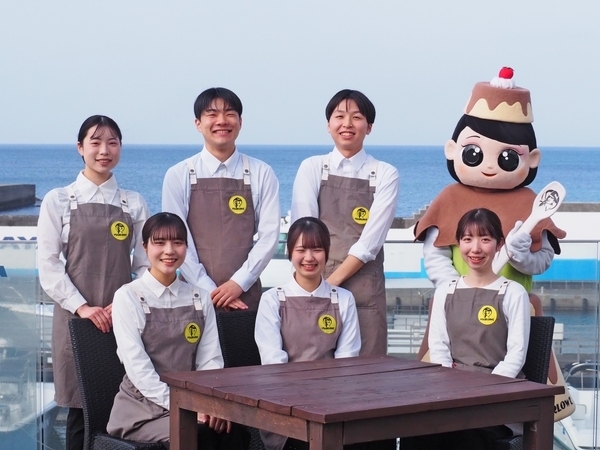 先輩スタッフと楽しくはたらきましょう。