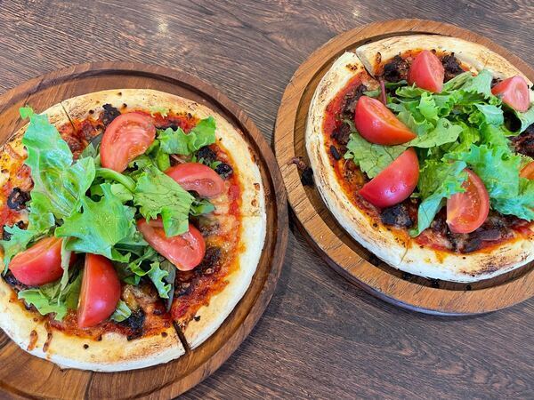 店内では季節のピザが人気。
マーロウ随一の基幹店です。