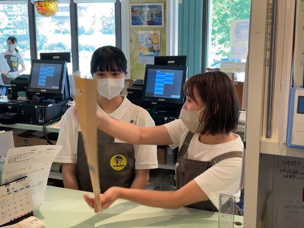 お包みの仕方など
先輩スタッフから教えてもらいます。