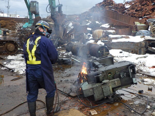 金属の溶接、溶断工を募集します。身近な金属から見たことの無い金属まで、いろいろな金属に出会えます。　