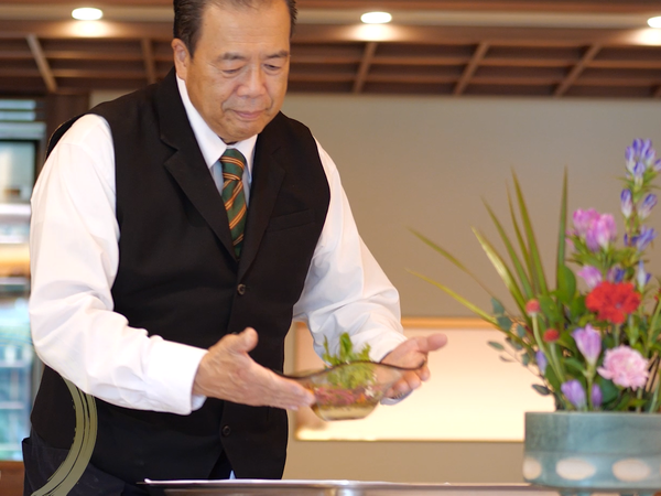 【正社員】フランス料理レストランサービススタッフ募集 <単身寮・女子寮完備>