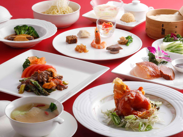 コース料理のほかにも、
豊富なアラカルトメニューがあります