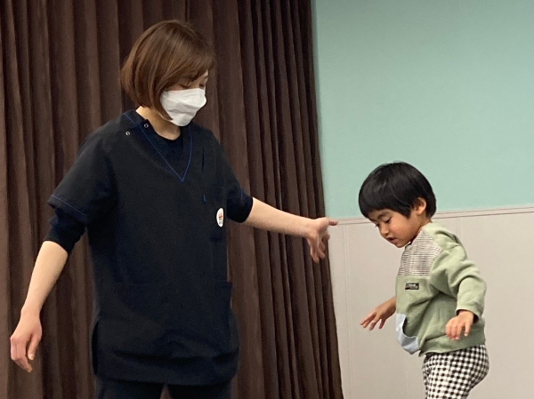 【正社員/児童発達支援管理責任者】施設長からエリアマネージャーを目指すことも可能!大阪・泉大津市にある「児童発達支援ぱぴぷ」勤務★月給30万円以上★昇給・賞与あり★完全週休2日制★年間休日110日★教育体制充実★資格取得支援制度あり