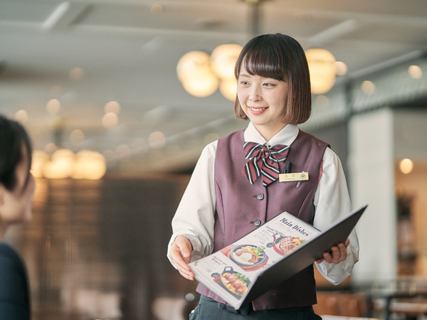 注文や料理提供等担当いただきます。