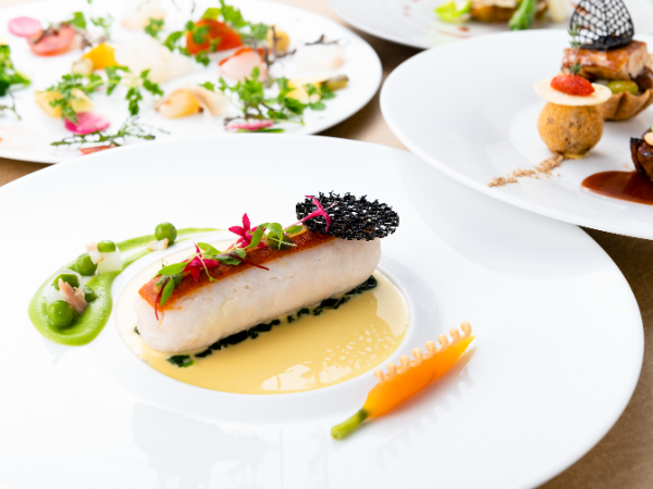 JR大阪駅直結のホテルレストラン