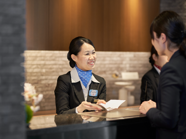 【ホテルグランヴィア大阪】【契約社員】　経験者採用（ホテルサービス職・営業職）