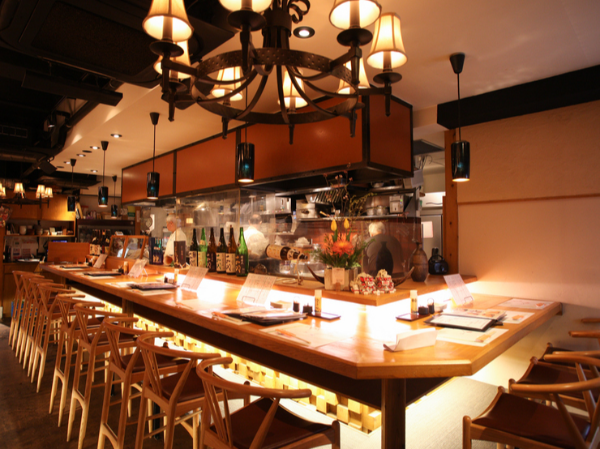 【肉に特化した大衆割烹】料理長経験者歓迎（期間など不問）＊月給38万円以上＊入社祝い金６万円＊休日は月8～9日＊賞与年3回＊昇給査定年2回＊１R寮完備（1か月間無料）＊資金０からの独立支援制度開始！