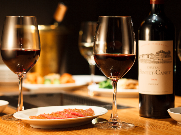 【正社員／ホール】充実した待遇×業界高水準の給与☆多ブランドを展開する成長企業◎キャリアアップは安定した環境で！