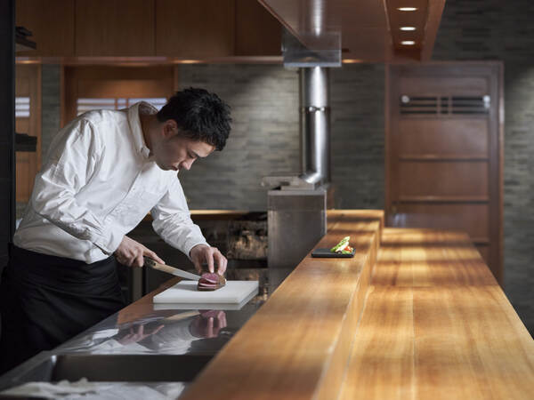 社宅完備☆北海道初出店のヤザワミートブランド☆充実した待遇×業界高水準の給与☆多ブランドを展開する成長企業◎今後、北海道エリア統括やスーパーバイザーのチャンスあり　